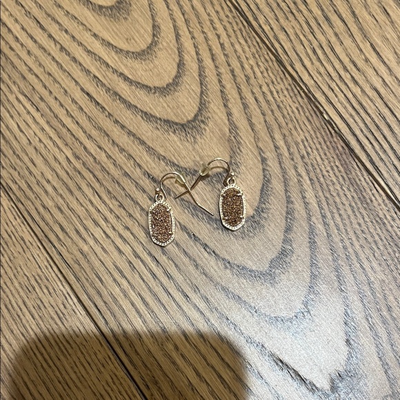 Kendra Scott Elegant Gold and Brown Dangle Earrings - Picture 1 of 2